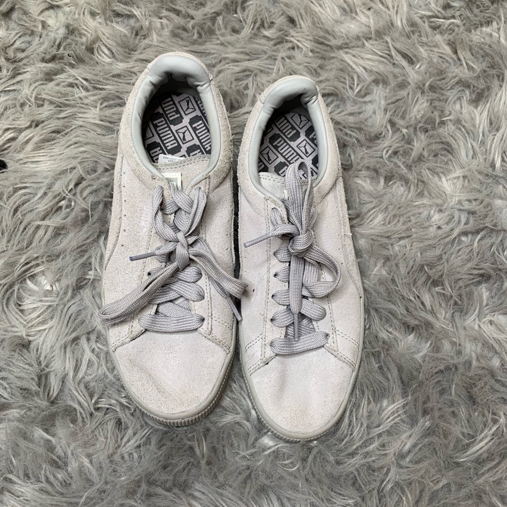 Women’s Grey Suede Pumas